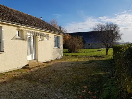 Charmant Gîte Familial avec Grand Jardin et Confort Moderne à Bengy-sur-Craon - Photo 9