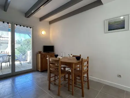 Maison T2 mezzanine rénovée - 6 pers, Gruissan Mateille, Terr. ensoleillée, piscine, parking privé - Photo 2