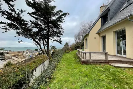 Ferienhaus Plougasnou, Maison à Terenez avec Vue sur Mer - Photo 1