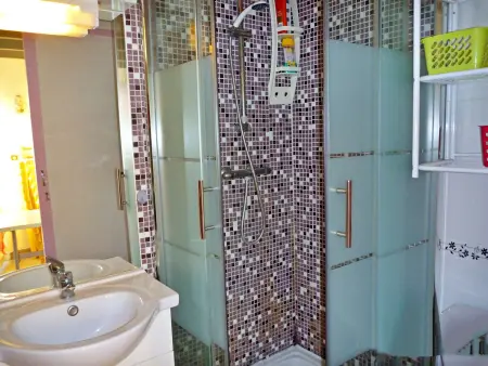 Charmante Maisonnette avec Piscine près de la Plage, Parking, et Animaux Acceptés - Photo 6