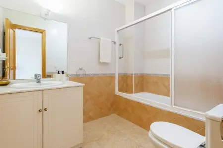 La Cala Boulevard Apartment 1 - CT 138, Retraite romantique en appartement côtier - Photo 18