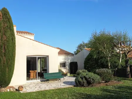 Maison spacieuse à Olonne-sur-Mer avec jardin clos, proche plages et commerces, idéale familles - Photo 3