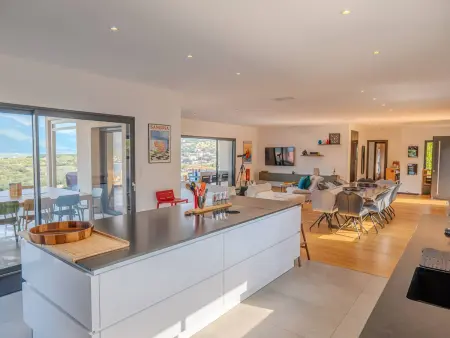 Villa de luxe avec piscine chauffée et vue mer, confort et élégance à Propriano - Photo 9