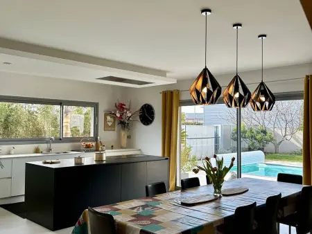 Villa Contemporaine avec Piscine Privée et Climatisation à 15min Plages - Photo 1