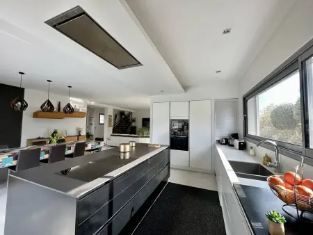 Villa Contemporaine avec Piscine Privée et Climatisation à 15min Plages - Photo 3