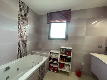 Villa Contemporaine avec Piscine Privée et Climatisation à 15min Plages - Photo 15