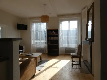 Maison de caractère avec jardin clos, idéale pour familles, proche sentiers de randonnée - Photo 5