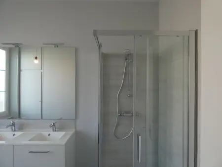 Maison de caractère avec jardin clos, idéale pour familles, proche sentiers de randonnée - Photo 15