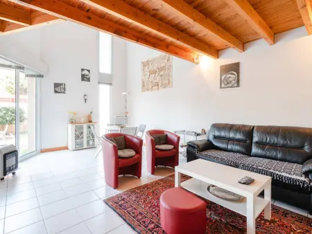Villa spacieuse à Gruissan, 4 chambres, jardin privé, clim, proche plage, idéal familles/amis - Photo 1