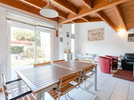 Villa spacieuse à Gruissan, 4 chambres, jardin privé, clim, proche plage, idéal familles/amis - Photo 4