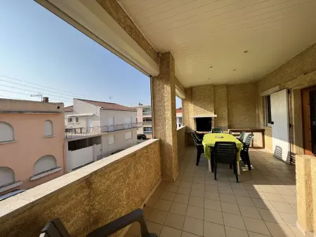 T4 Centre-Ville, 8 Pers, Terrasse, Parking, à 200m Plage/Commerces - Photo 3