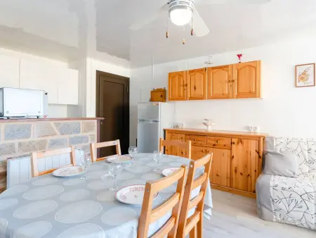 Appartement lumineux à Gruissan, 2 chambres, proche plage, parking sécurisé, mini-box WIFI, non-fumeur - Photo 2