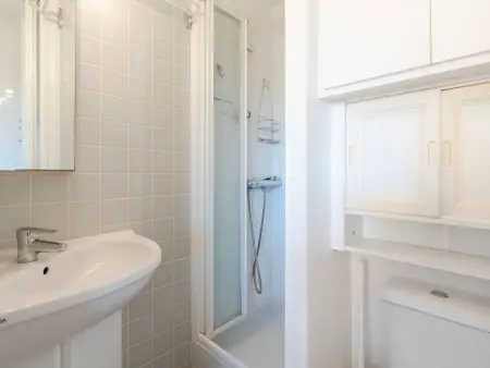 Appartement lumineux à Gruissan, 2 chambres, proche plage, parking sécurisé, mini-box WIFI, non-fumeur - Photo 7
