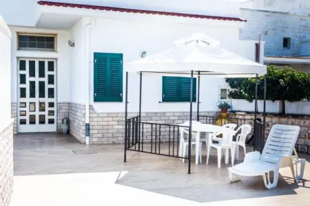 Trullo Cittadino Cisternino, Maison en Apulie avec piscine et terrasse - Photo 5