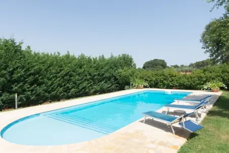 Trullo Filippo Ostuni, Maison de Vacances à Valle d'Itria avec Piscine - Photo 9