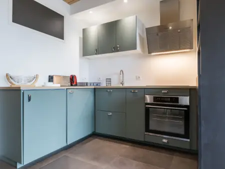 Studio lumineux avec loggia, à 50m de la plage, parking privé, proche commerces et restaurants - Photo 2