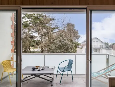 Studio lumineux avec loggia, à 50m de la plage, parking privé, proche commerces et restaurants - Photo 9