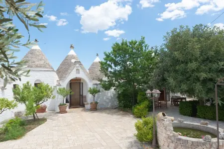 Trulli Azzalema Cisternino, Trulli dans la vallée d'Itria avec piscine - Photo 1
