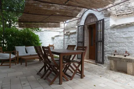 Trulli Azzalema Cisternino, Trulli dans la vallée d'Itria avec piscine - Photo 2