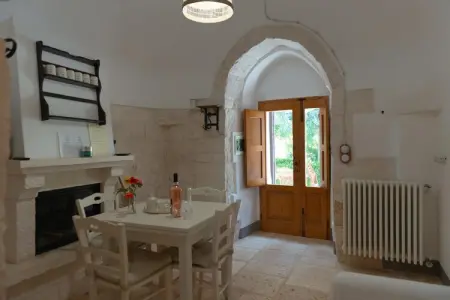 Trulli Azzalema Cisternino, Trulli dans la vallée d'Itria avec piscine - Photo 8