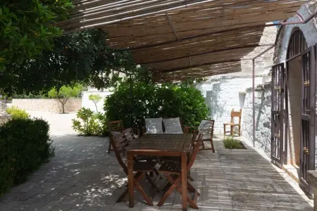 Trulli Azzalema Cisternino, Trulli dans la vallée d'Itria avec piscine - Photo 38
