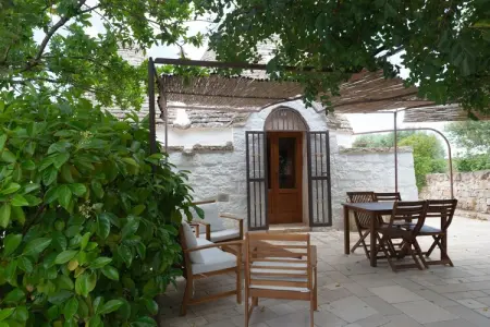Trulli Azzalema Cisternino, Trulli dans la vallée d'Itria avec piscine - Photo 39