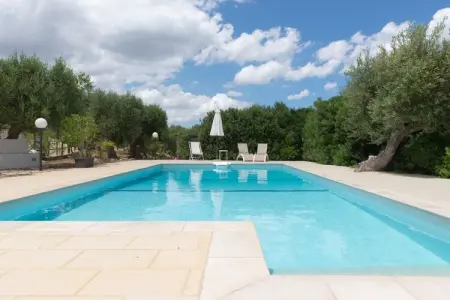 Trulli Azzalema Cisternino, Trulli dans la vallée d'Itria avec piscine - Photo 40