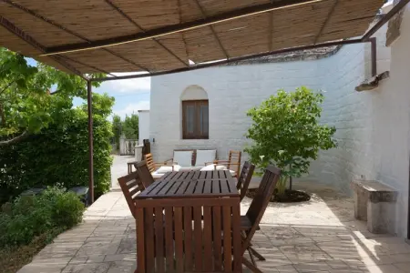 Trulli Azzalema Cisternino, Trulli dans la vallée d'Itria avec piscine - Photo 44