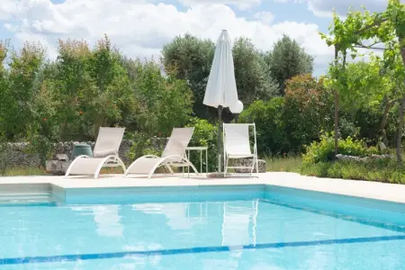 Trulli Azzalema Cisternino, Trulli dans la vallée d'Itria avec piscine - Photo 47