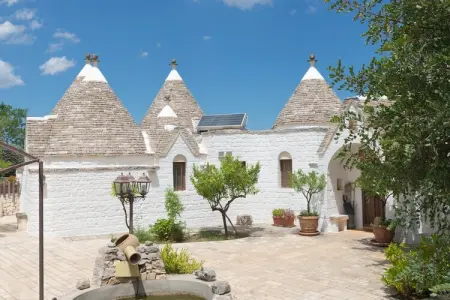 Trulli Azzalema Cisternino, Trulli dans la vallée d'Itria avec piscine - Photo 50