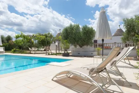 Trulli Azzalema Cisternino, Trulli dans la vallée d'Itria avec piscine - Photo 53