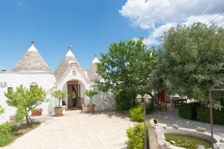 Trulli Azzalema Cisternino, Trulli dans la vallée d'Itria avec piscine - Photo 58