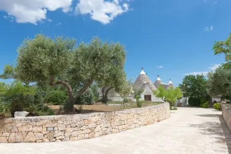 Trulli Azzalema Cisternino, Trulli dans la vallée d'Itria avec piscine - Photo 61