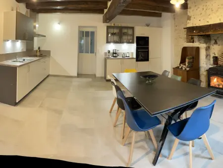 Gîte de charme près du Mans, tout équipé avec espace extérieur, garage, et confort moderne - Photo 1