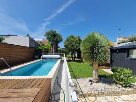 Maison rénovée avec piscine, jardin clos et terrasse, à 5 min de la plage et des commerces - Photo 12