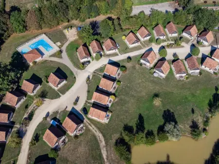 Lac Bleu nr 28, Maison dans un parc de vacances avec piscine - Photo 26