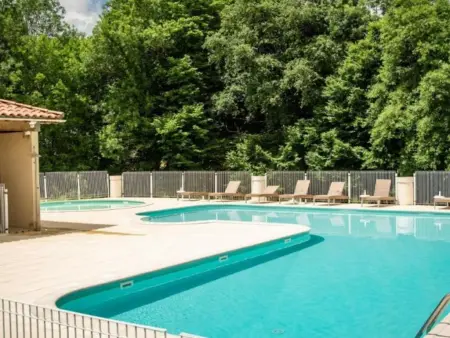 Lac Bleu nr 28, Maison dans un parc de vacances avec piscine - Photo 28