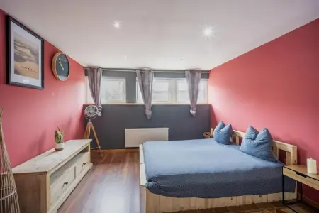 Magnifique maison de vacances pour 10 adultes avec pscine intérieure  Sauna Bains à remous et  Hamam, Maison de vacances à Verviers avec sauna - Photo 4