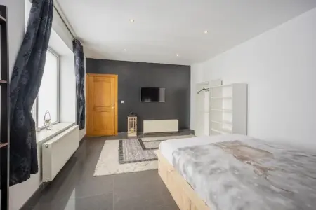 Magnifique maison de vacances pour 10 adultes avec pscine intérieure  Sauna Bains à remous et  Hamam, Maison de vacances à Verviers avec sauna - Photo 13