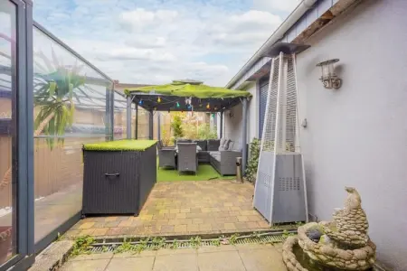 Magnifique maison de vacances pour 10 adultes avec pscine intérieure  Sauna Bains à remous et  Hamam, Maison de vacances à Verviers avec sauna - Photo 20