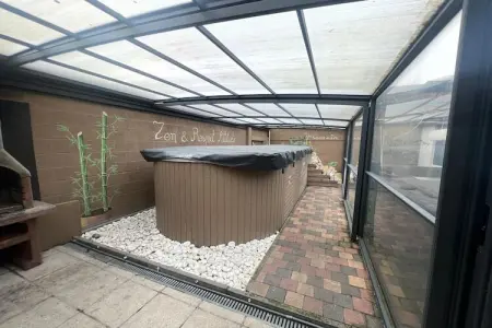 Magnifique maison de vacances pour 10 adultes avec pscine intérieure  Sauna Bains à remous et  Hamam, Maison de vacances à Verviers avec sauna - Photo 22