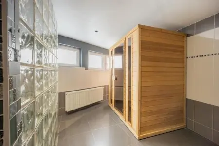Magnifique maison de vacances pour 10 adultes avec pscine intérieure  Sauna Bains à remous et  Hamam, Maison de vacances à Verviers avec sauna - Photo 27