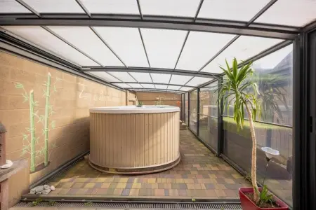 Magnifique maison de vacances pour 10 adultes avec pscine intérieure  Sauna Bains à remous et  Hamam, Maison de vacances à Verviers avec sauna - Photo 28