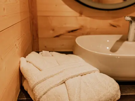 Lodge familial avec jacuzzi privatif, accès piscine et nombreuses activités au bord du golf - Photo 5