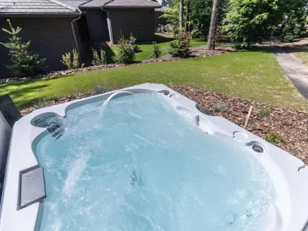Lodge familial avec jacuzzi privatif, accès piscine et nombreuses activités au bord du golf - Photo 7