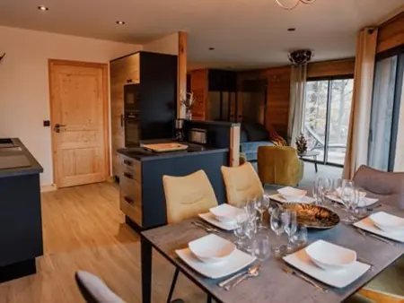 Golf, Bain à Remous, Piscine et Activités Ludiques : Lodge de Luxe pour 4 Adultes + 2 Enfants - Photo 3