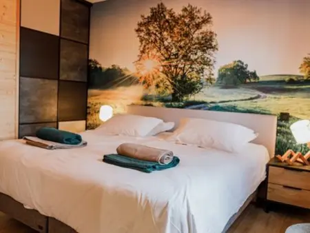 Golf, Bain à Remous, Piscine et Activités Ludiques : Lodge de Luxe pour 4 Adultes + 2 Enfants - Photo 8