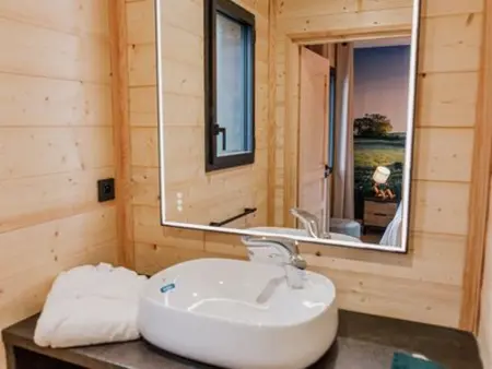 Golf, Bain à Remous, Piscine et Activités Ludiques : Lodge de Luxe pour 4 Adultes + 2 Enfants - Photo 10