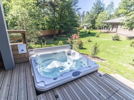 Évasion luxueuse avec spa privatif, golf et activités pour tous au Chambon-sur-Lignon - Photo 8