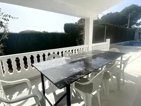 Villa avec Piscine, Proche Mer et Plages, Idéale pour Familles, Costa Dorada - Photo 7